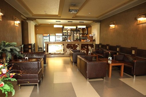 Lobby bar in a restaurant at the Uzhgorod hotel in Uzhgorod. Discounted Stay