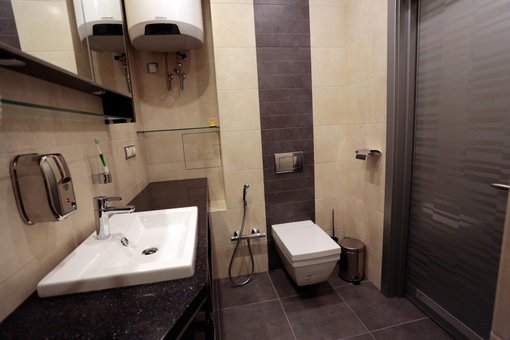 Ванная в номере Санкт-Петербург в отеле 12th Floor Apartments в Одессе