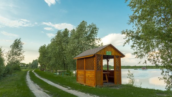 Оренда альтанок на рибальському базі «балтаси» в київській області. забронювати по акції
