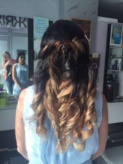 Фарбування волосся омбре у салоні краси «Style for you» у Вінниці. Записуйтесь до перукаря з акції.