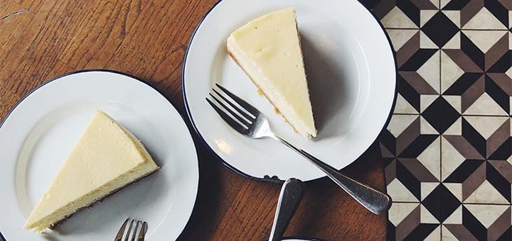Вкусные десерты в кафе «Milk Bar» по акции
