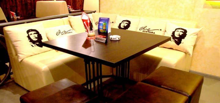 Hall in the restaurant "Che Guevara." Visit by promotion