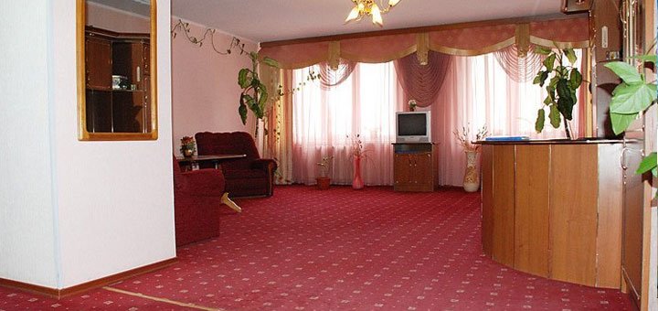 Гостиница «Мир» в Киеве. Забронировать номер со скидкой. Отели в Киеве со скидкой.