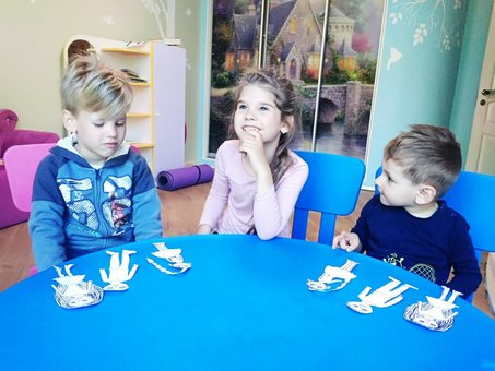 Підготовка до школи в дитячому саду «happy book». записатися в дитячий сад по акції.