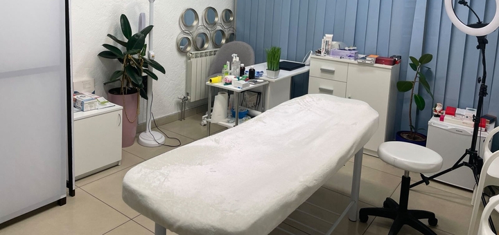 Chemical peeling of the skin in the office of the cosmetologist Vinoslavskaya in Kiev. Sign up for a discount.