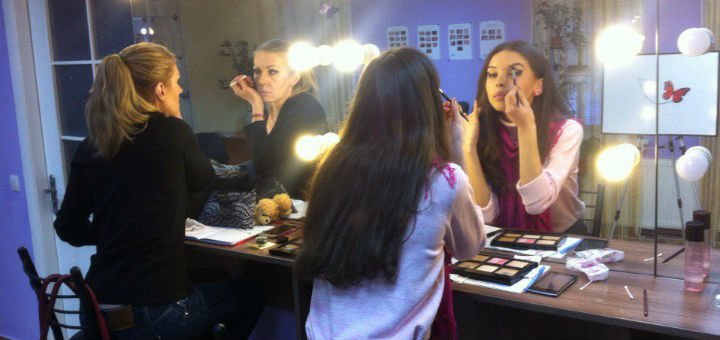 Базовый курс «Визажист» в Студии визажа «TF MakeUp» в Киеве. Записывайтесь на курсы макияжа на каждый день по скидке.