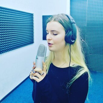 Recording your own song at AP Vocal Studio in Kharkov. Sign up for a discount