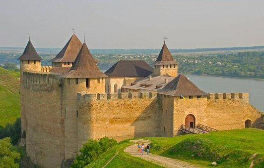 Автобусні тури в Кам'янець-Подільський від клубу «Супермандри Україною» в Полтаві. Купуйте зі знижкою.