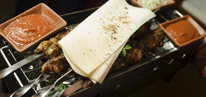 Мясные блюда в кафе «Диван» в Мариуполе. Бронируйте со скидкой