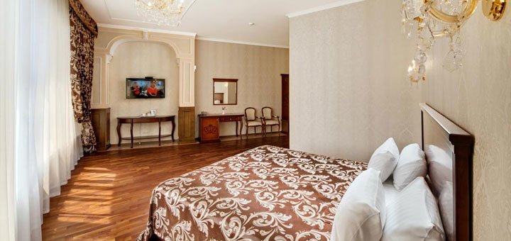 Room at the Black Sea Hotel in Kiev. Book a room at a discount. Hotels in the center of Kiev.