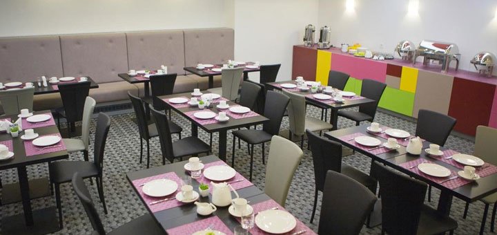 Cafe at the Amarant Hotel Kiev. Hotel "Amarant" in Kiev. Book a room at a discount. Cheap hotels in Kiev.
