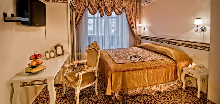 Номер в отеле «Royal City Hotel» в Киеве. Забронировать номер со скидкой. Недорогой отель в центре Киева.