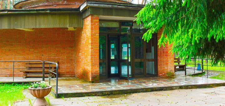Sanatorium &quot;tokari&quot; near sumy. buy a ticket to the sanatorium at a discount. inexpensive resort of mineral waters.