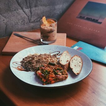 Акции ресторан «OM NOM NOM vegan cafe»