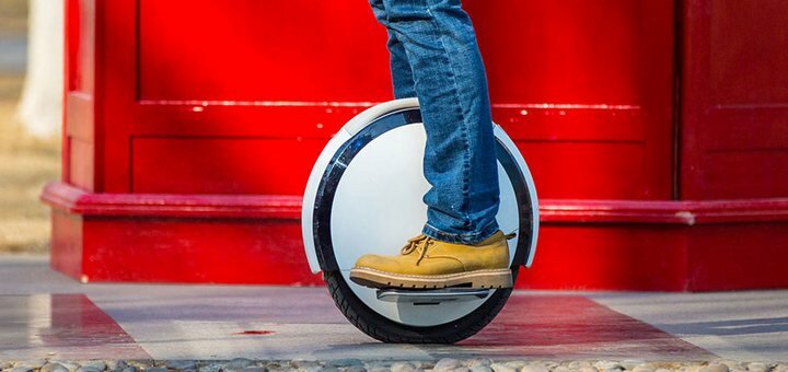 Їзда на моноколесі з інструктором «OneWheel» у Києві. Записатися зі знижкою.