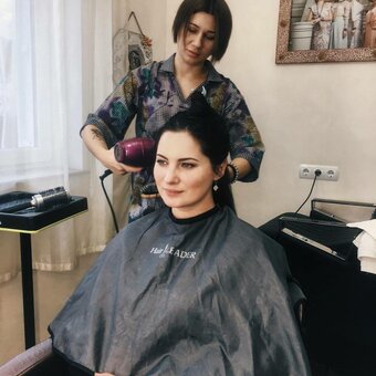 Evening styling in the studio of anna ischenko in kherson. sign up for an evening styling for a promotion