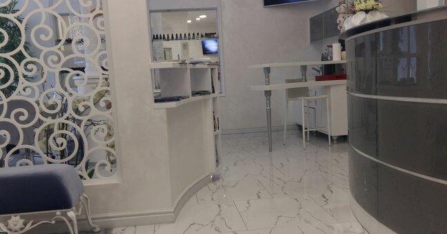 Окрашивание волос в салоне красоты Beauty salon Aquarelle Херсоне. Записывайтесь на окрашивание волос со скидкой