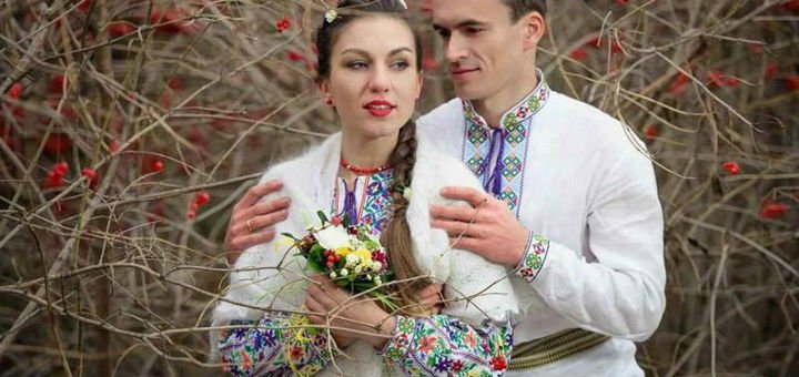 Женские платья и мужские вышиванки в магазине «Чичка» в Луцке. Покупайте оригинальную одежду в национальном стиле со скидкой.