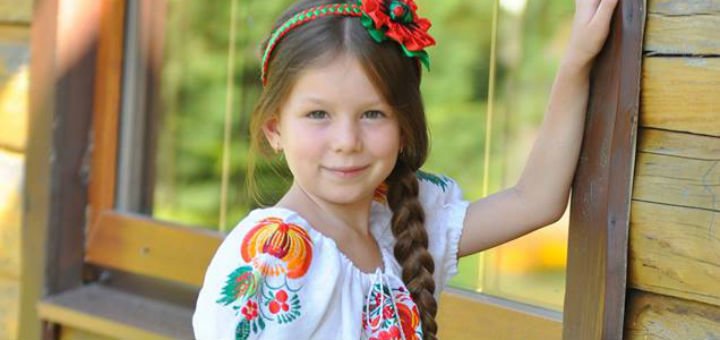 Детские платья, блузы и юбки с вышивкой в магазине «Чичка» в Луцке. Покупайте оригинальную одежду в национальном стиле со скидкой.