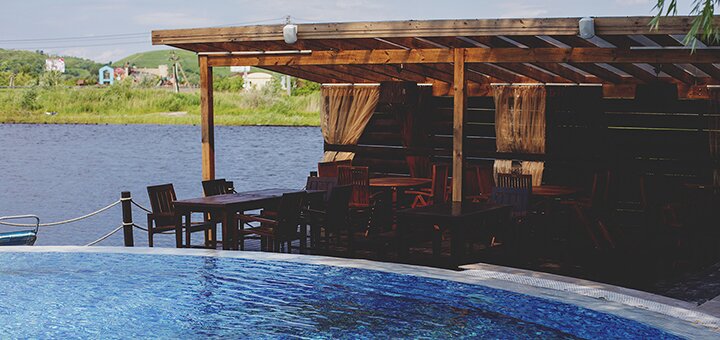 «Biruza Beach Club» - Пляжний комплекс в Києві. Плавай в басейні акцією.