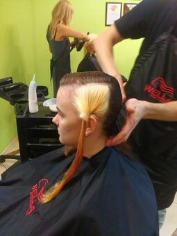 Окрашивание волос в салоне красоты Фрагранс Черкассы. Записаться на окрашивание волос по акции