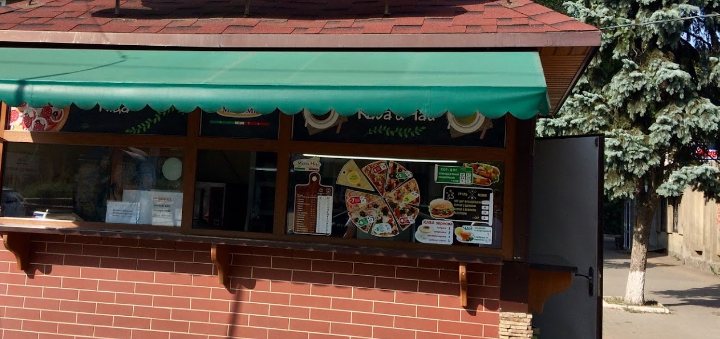Fast service at mama mia pizza