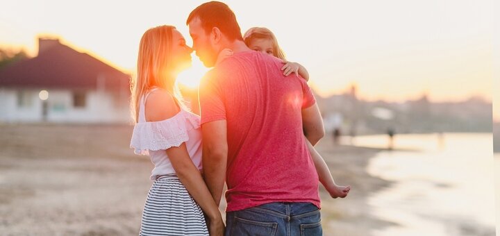 Семейная фотосессия от фотографа Юлии Бандуры в Одессе. Заказать услуги фотографа со скидкой. 
