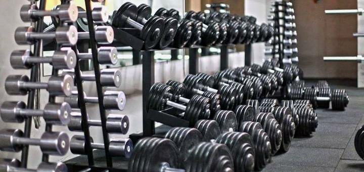 Групповые и индивидуальные тренировки в спорткомплексе «Red Barbell» в Киеве. Купить абонемент со скидкой.