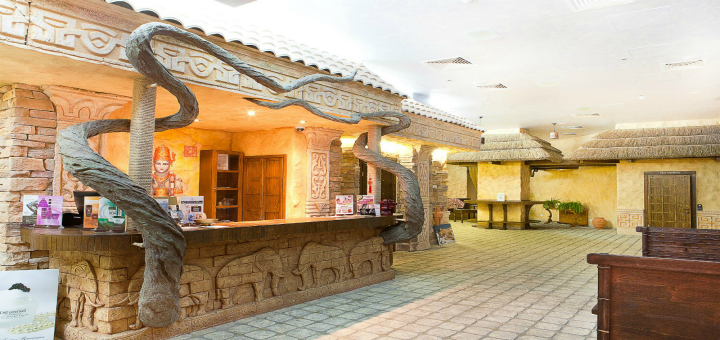 Холл в центре красоты и здоровья «Ark SPA Palace» в Одессе. Покупайте абонементы на фитнес и бьюти процедуры по акции.