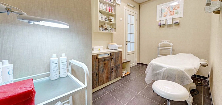 Beauty salon "Dali Deluxe" in Kiev. Order services at a discount. 2