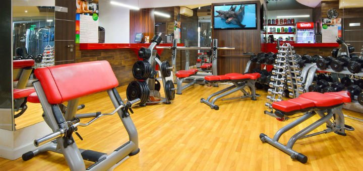 Gym in the fitness club &quot;nemo fit &amp; spa&quot; in odessa. buy passes for strength training for the promotion.