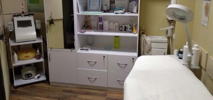 Promotional prices in the blondie beauty parlor
