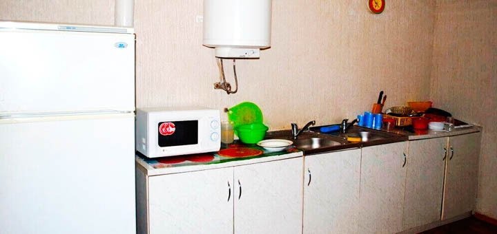 Кухня в отельном комплексе «Солнечный Бриз». Отдыхайте по акции