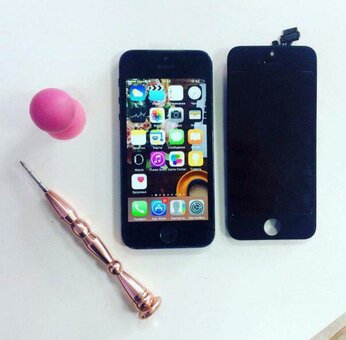 Apple watch repair in the service center iMaster in Kiev. Get discounted services.23