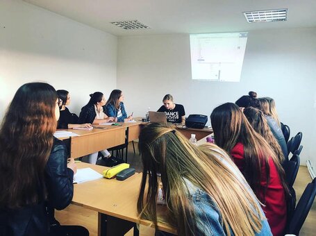Школа «Lingo Lviv Education» во Львове. Оплачивайте курсы со скидкой.