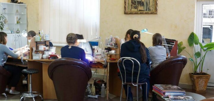 Знижки салон краси «нефертіті на возз&#39;єднання»