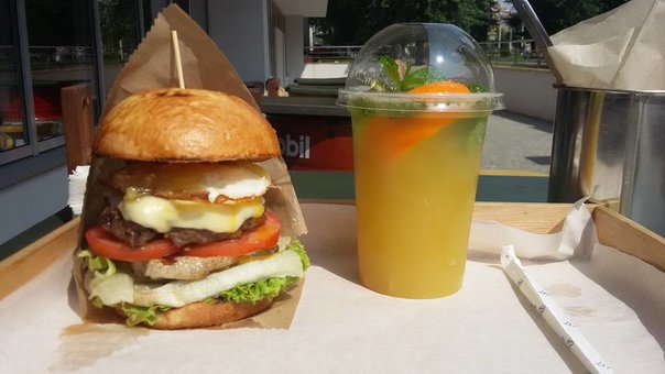 Бургер от 7 BURGERS. Заказывайте по акции