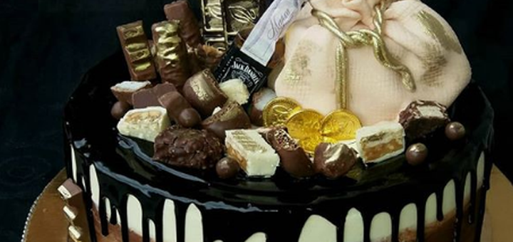 Customized confectionery products from Krispy studio cake