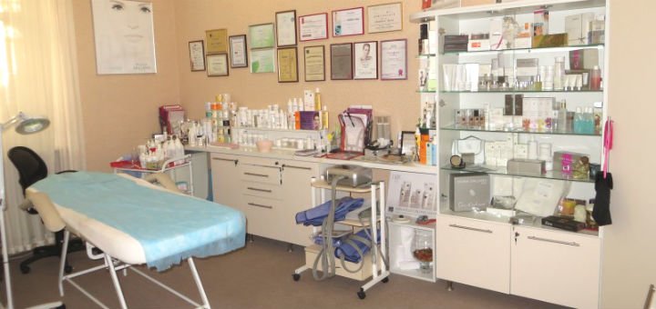 Cosmetology in a beauty salon is a real esthet in Lviv. Sign up for cleansing, massage and face peeling for the action.