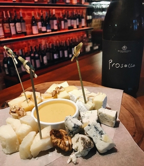 Vian wine bar. order drinks with 4 discount