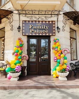 Discounted kitchen menu at family palace