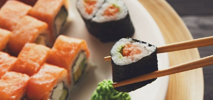 Discount on sushi at sushi wok