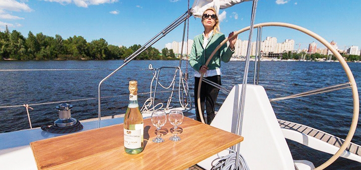 Walks on the yacht la vita yachting in kiev. book with promotion 6