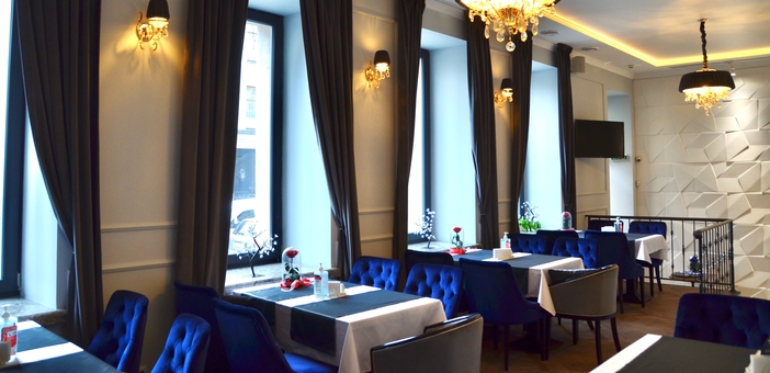 5th Avenue restaurant in Kiev. With discount.