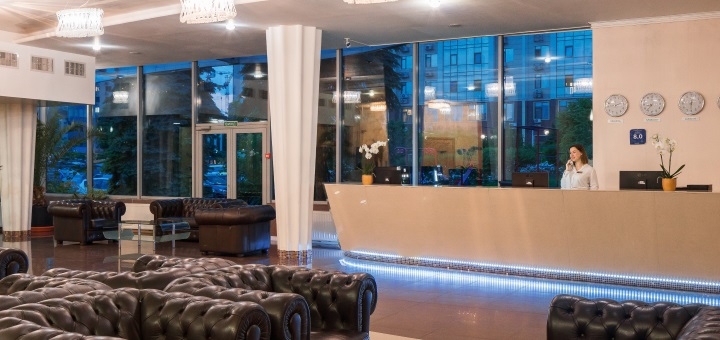 Отель "ОК Одесса", лобби. Забронировать номер по акции.