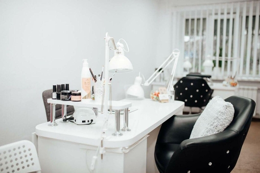Manicure master Victoria Gordinskaya in Zaporozhye. With discount.