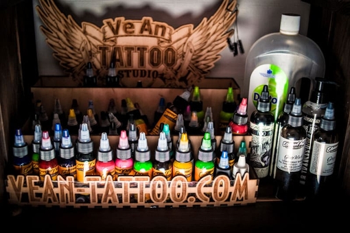 Tattoo salon VeAn on Velyka Vasylkivska in Kiev. With discount.