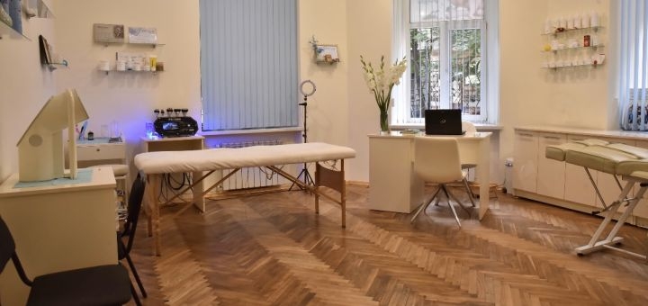 Манікюр у салоні «Soul of Beauty» у Львові. Замовити послугу зі знижкою.