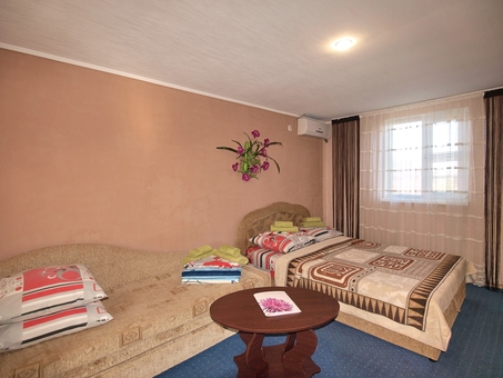South Night hotel with cheap parking
