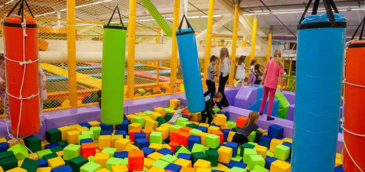 Children's Planet in Cosmo Multimall. Visit with the 21 promotion